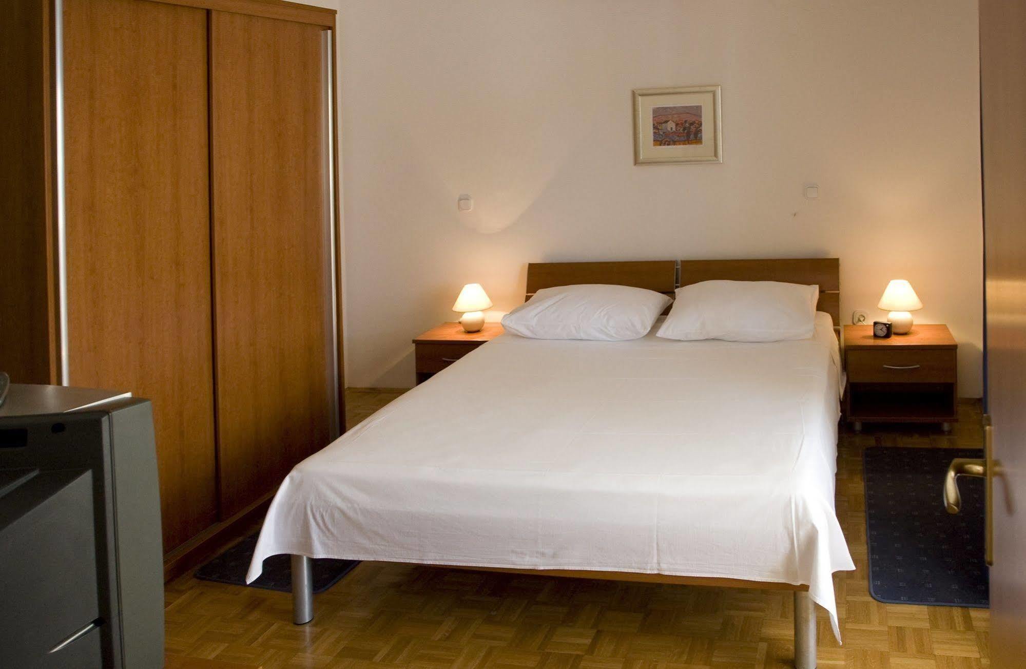 Apartments Pucisca Kültér fotó